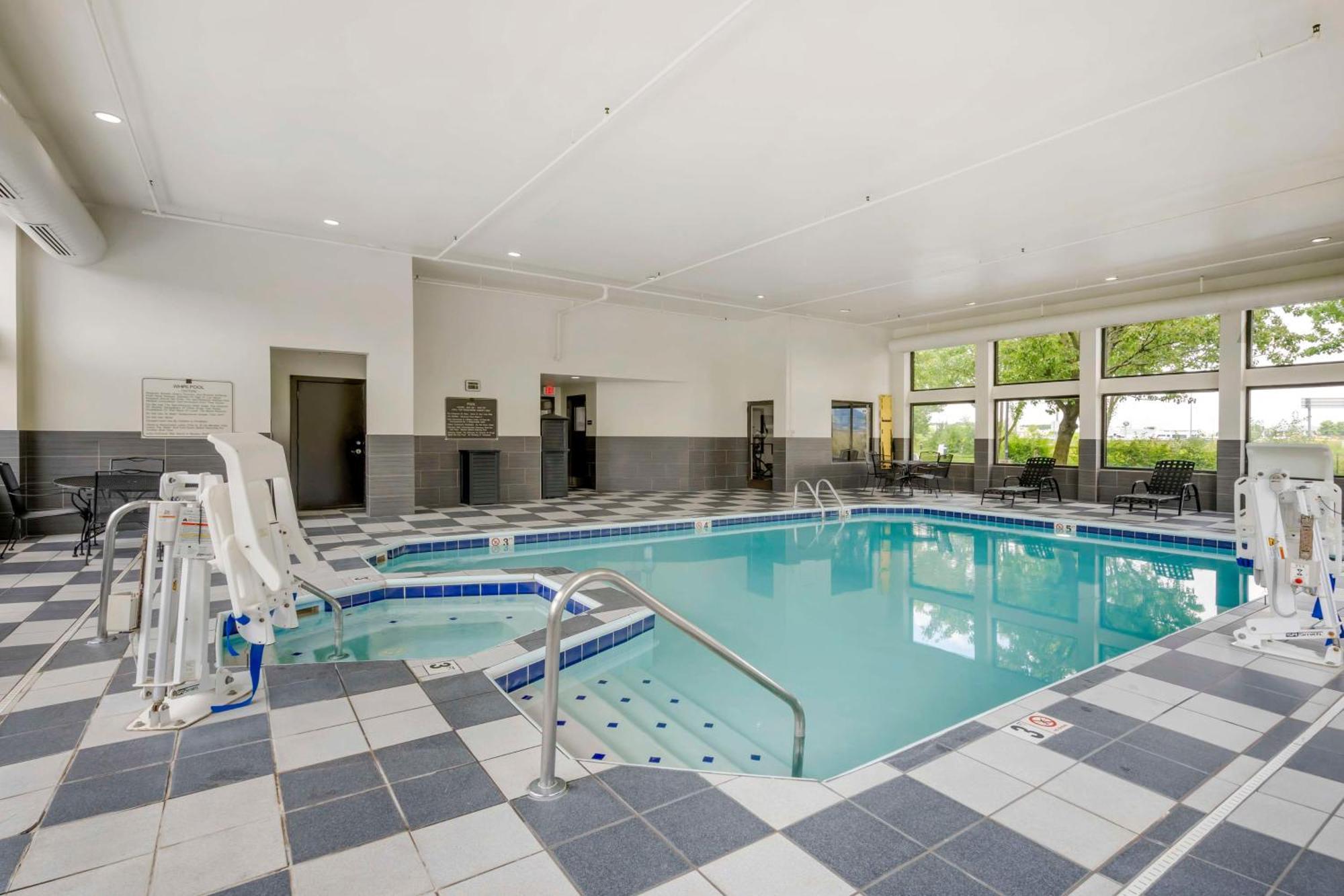 Best Western Suites Колумбус Экстерьер фото